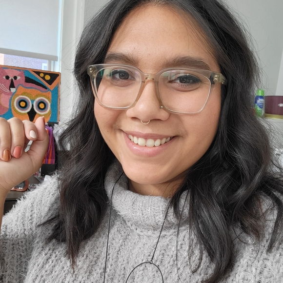 Meet your Posher, Gwendolyn - Picture 2 of 2